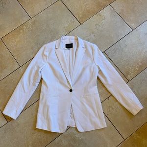 Banana Republic white long and lean blazer, size 8
